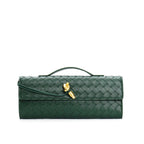 Sac à main vert en cuir tressé avec fermoir doré, design élégant et moderne, accessoire de mode tendance pour femmes, style luxueux et chic.