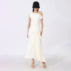 Robe longue plissée taille haute — Élégance intemporelle