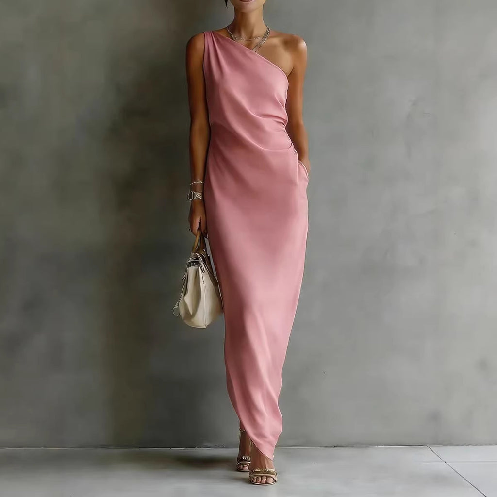 Robe longue satin drapée épaules nues