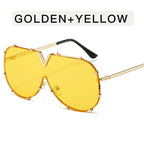 Lunette de soleil V avec rivets en métal - Chic&Shines