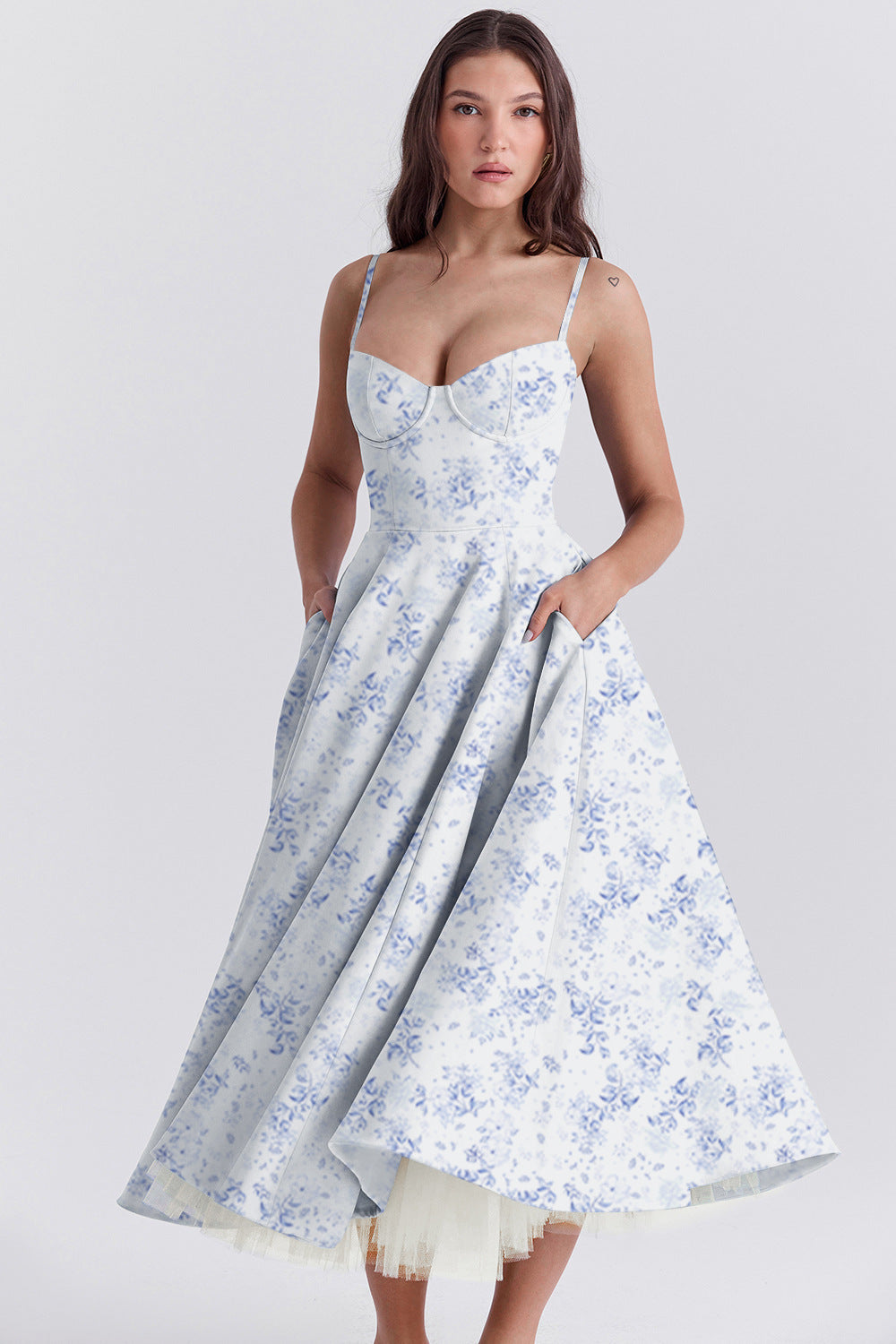 Robe longue voile ajouré – Élégance fluide et légère