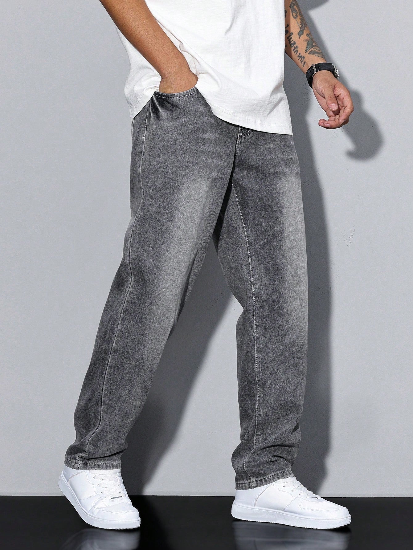 Jeans pour hommes à jambes droites et coupe ample et confortable
