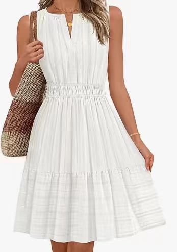 Bohemian pleated linen dress, round neck, fitted waist