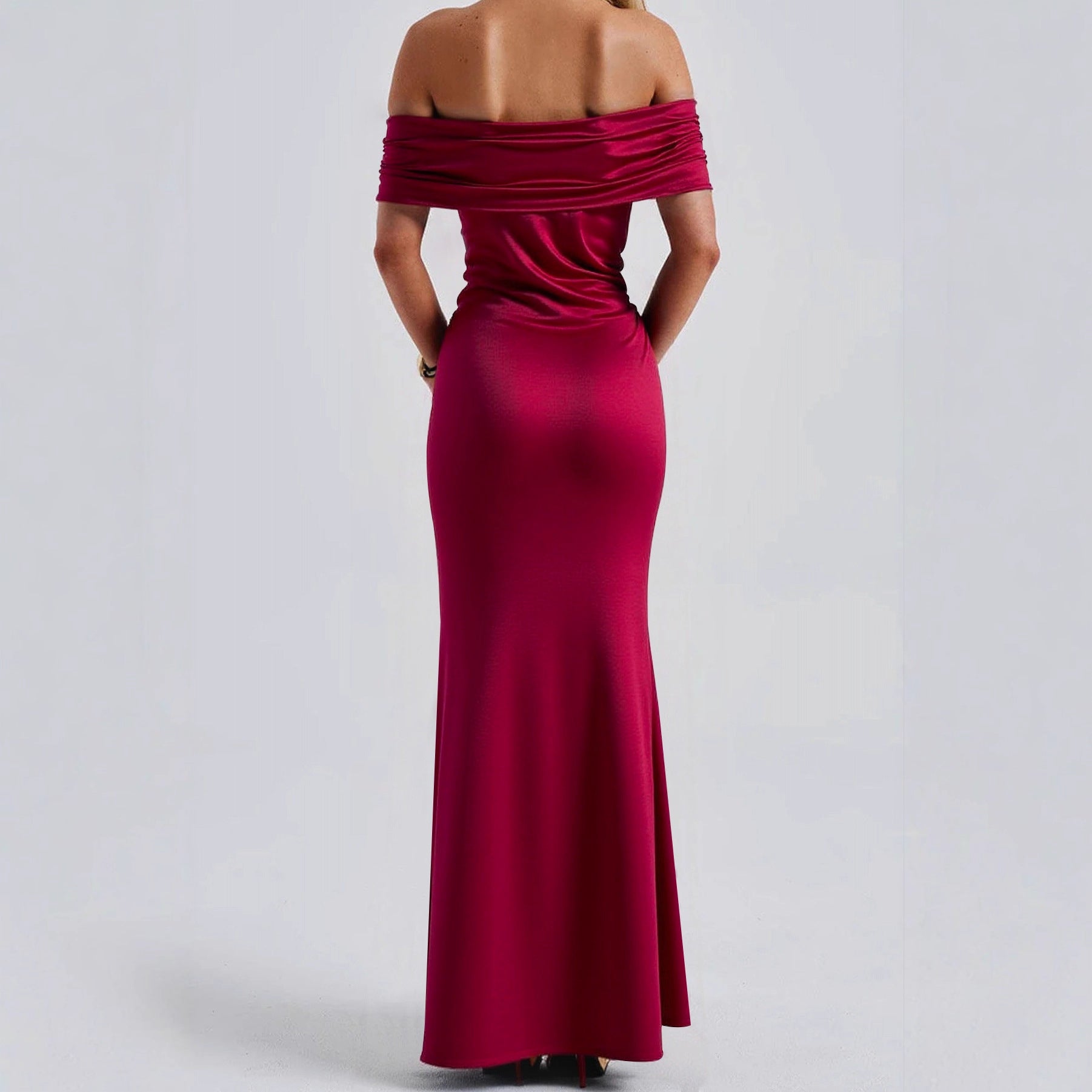 Robe fourreau bordeaux — élégance intemporelle