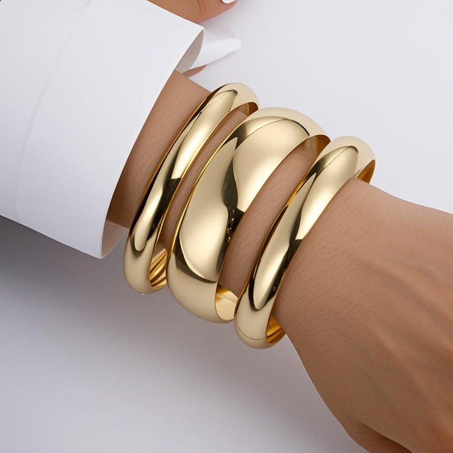 Ensemble de trois bracelets géométriques