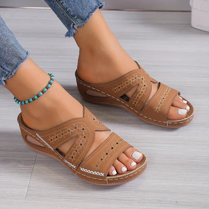 Clara - Orthopaedic sandals
