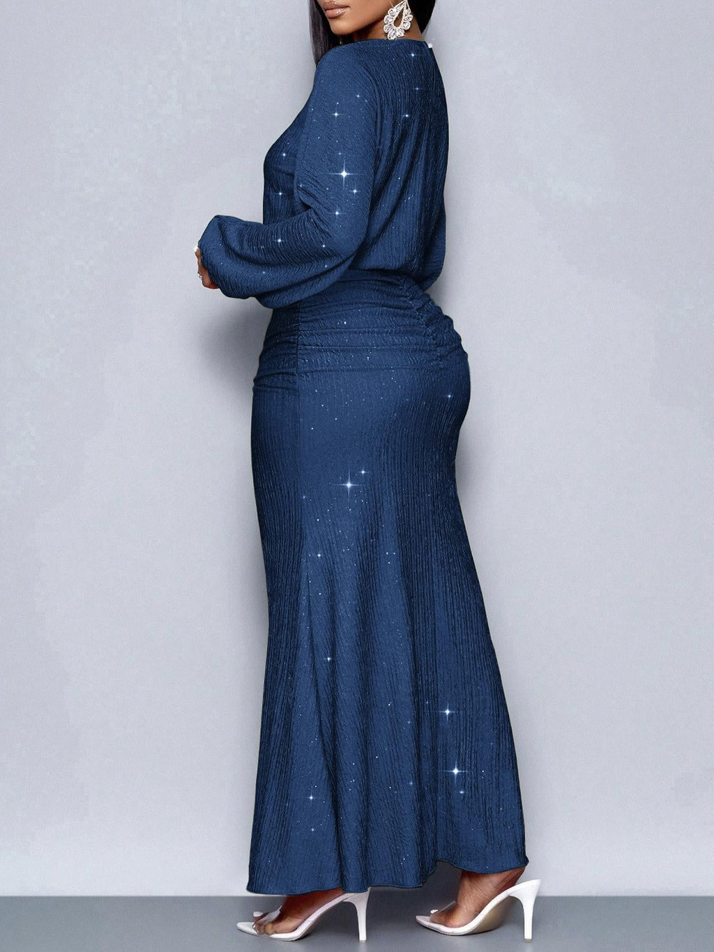 Long-sleeved sequined evening maxi dress