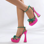 Talons aiguilles sandales élégantes avec boucle nœud