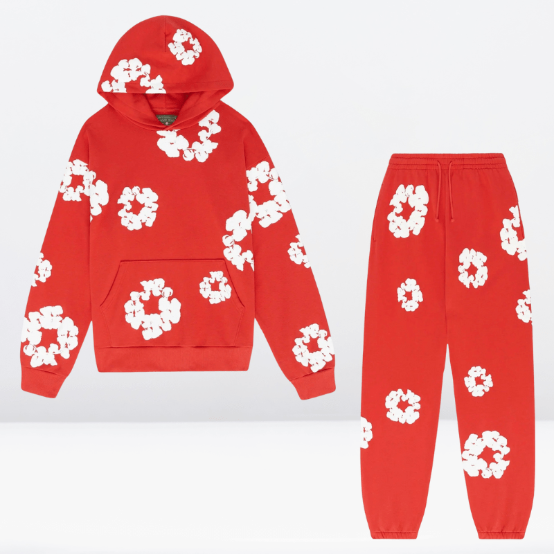 Sweat à capuche rouge et pantalon assorti avec motifs floraux blancs, ensemble mode tendance, vêtements décontractés, style urbain moderne.