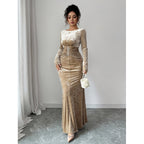 Robe longue velours beige à taille marquée et perles