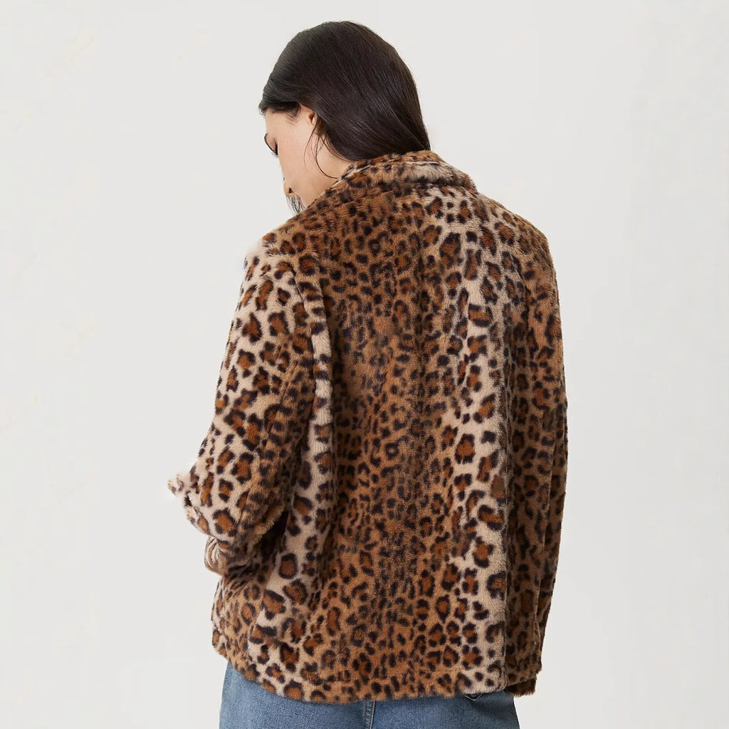 Manteau léopard épais à revers et boucles