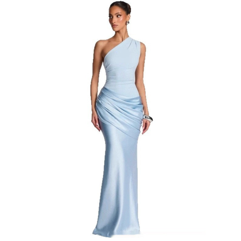 Robe longue asymétrique taille haute élégante