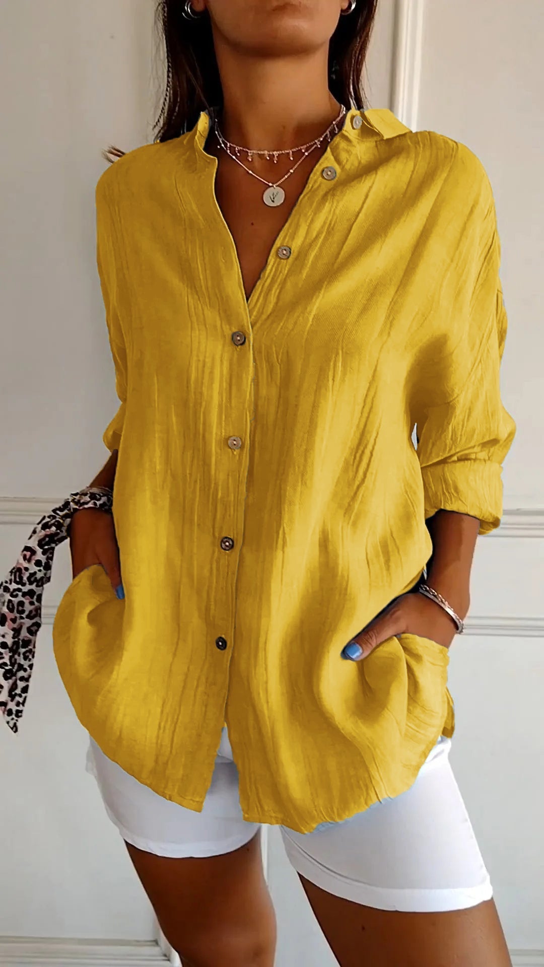 Women's lightweight button-up shirt, ideal for autumn