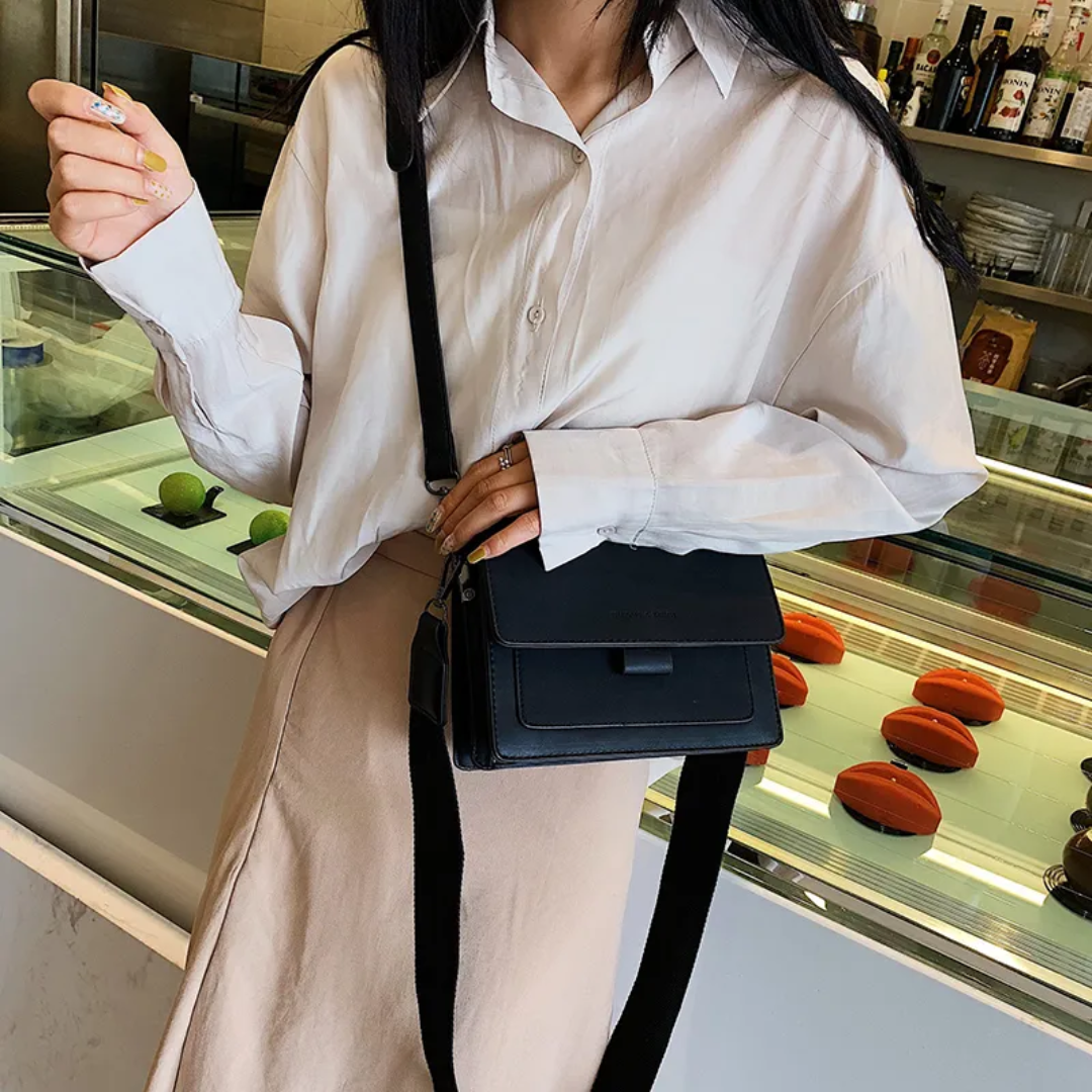 Kristel Shoulder bag| With practical flip opening