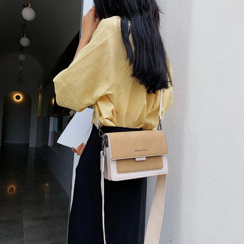 Kristel Shoulder bag| With practical flip opening
