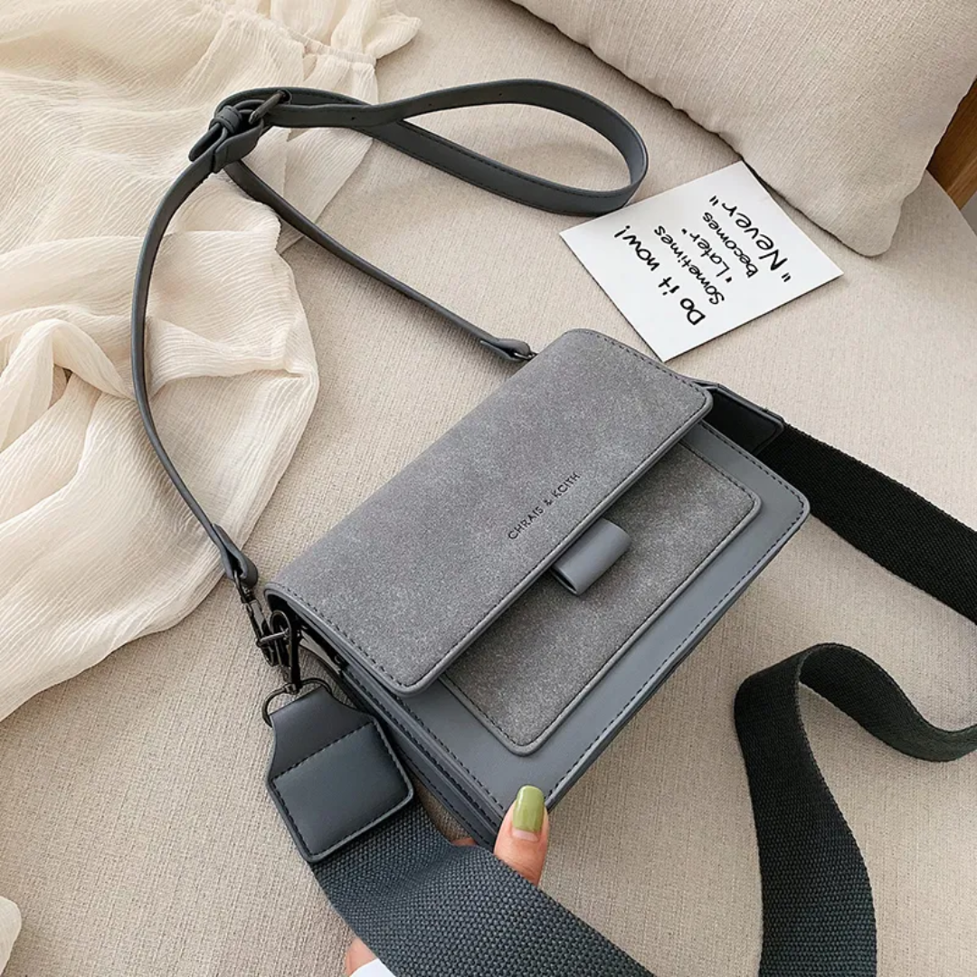 Kristel Shoulder bag| With practical flip opening