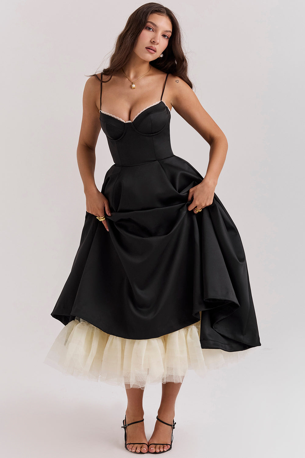 Robe de soirée automnale avec détails de l'armature | Satin | Élégant & Féminin