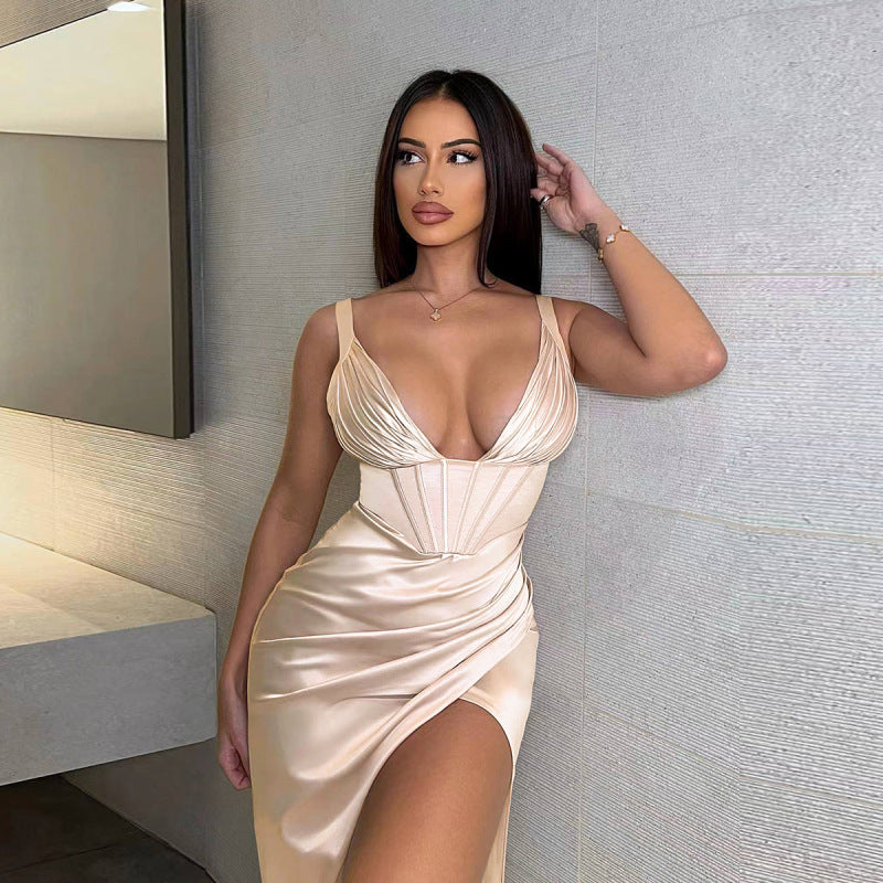 Robe longue avec fente latéral à bretelle col v