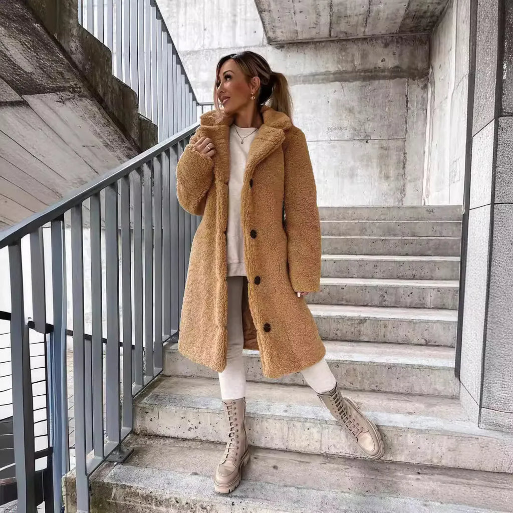 Veste mi-longue en peluche fermeture bouton - Chic&Shines