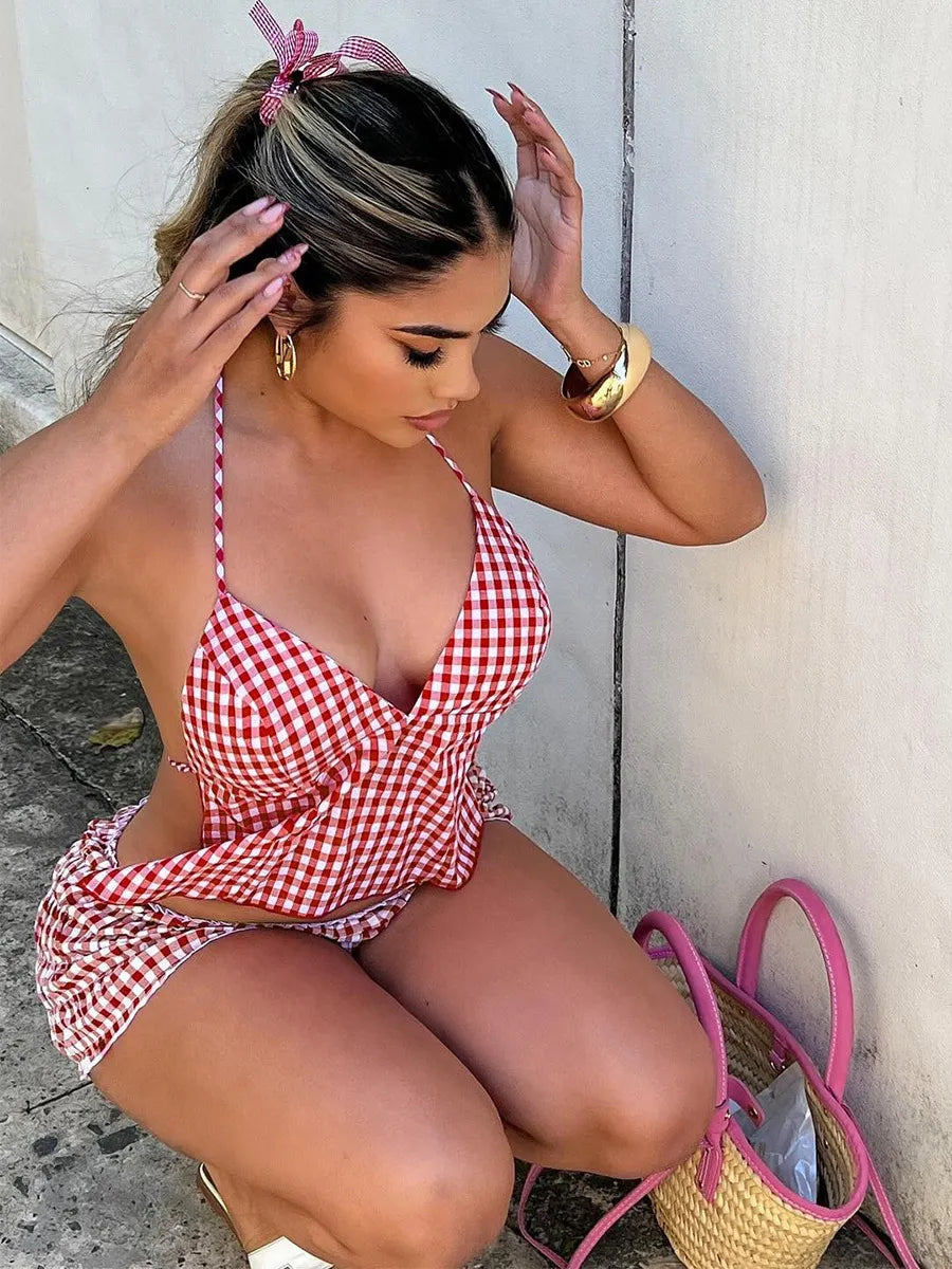 Halterneck backless lace-up top and shorts set