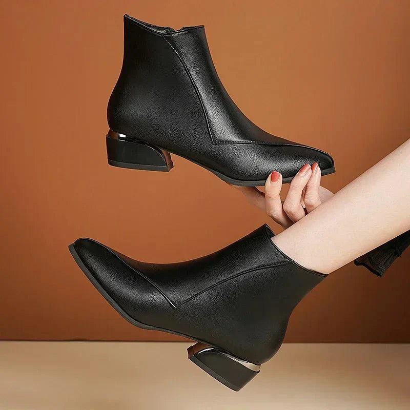 Elegant Zippered Women's Boots | Comfortable