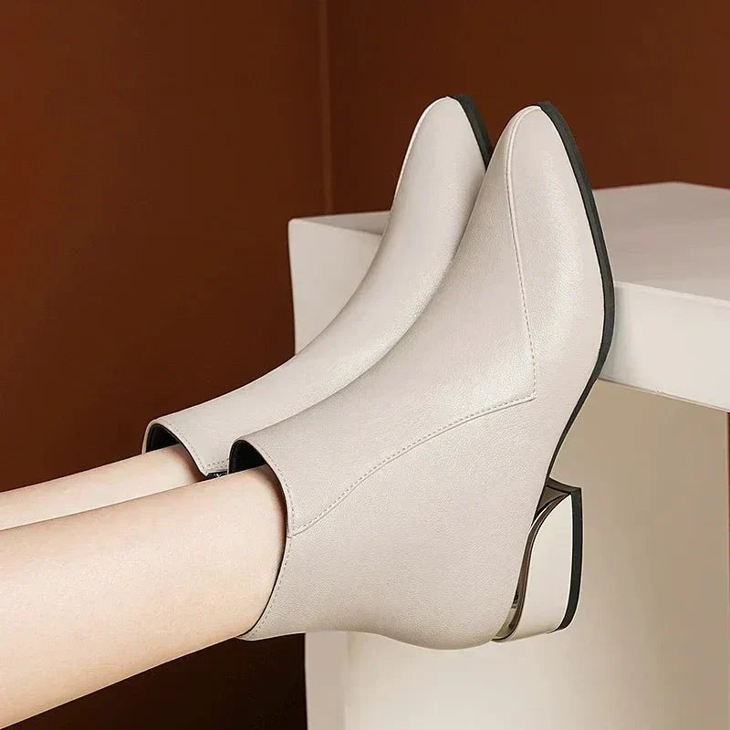 Elegant Zippered Women's Boots | Comfortable
