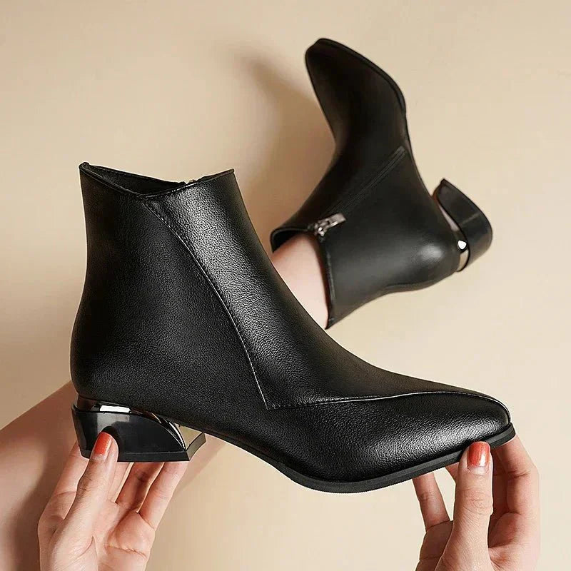 Elegant Zippered Women's Boots | Comfortable