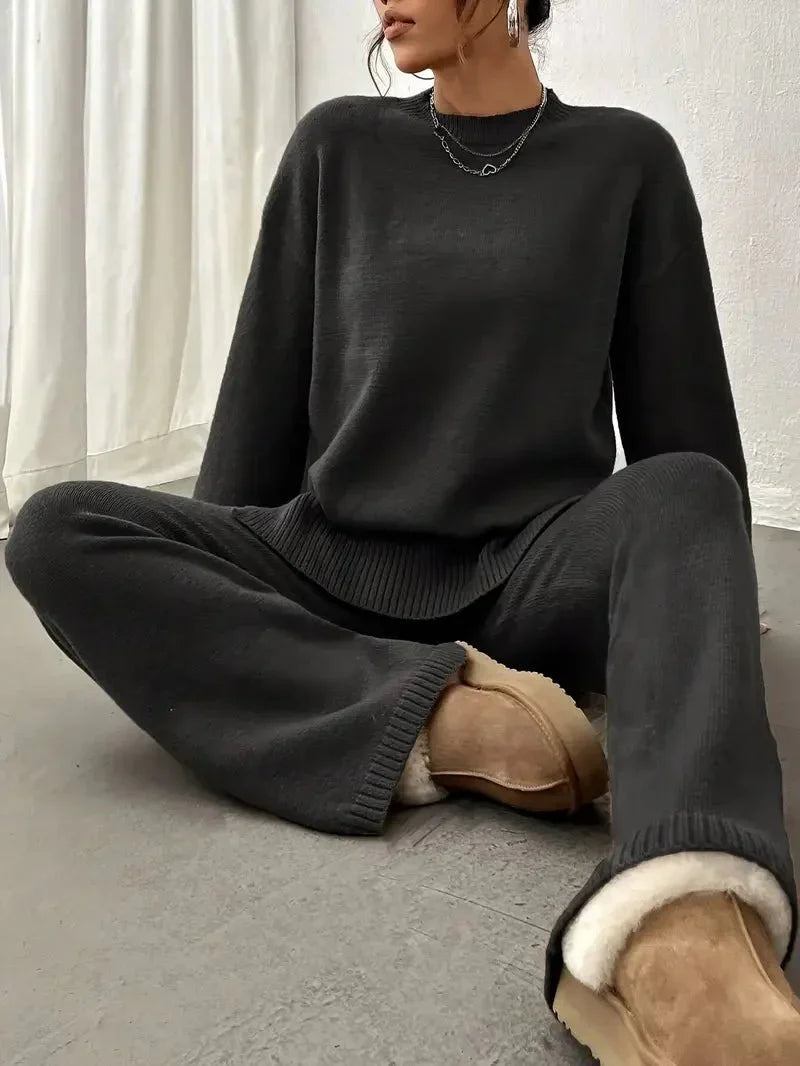 Women's Knitted Loungewear Set – Soft Beige Two-Piece Sweater and Pants for Cozy Comfort
