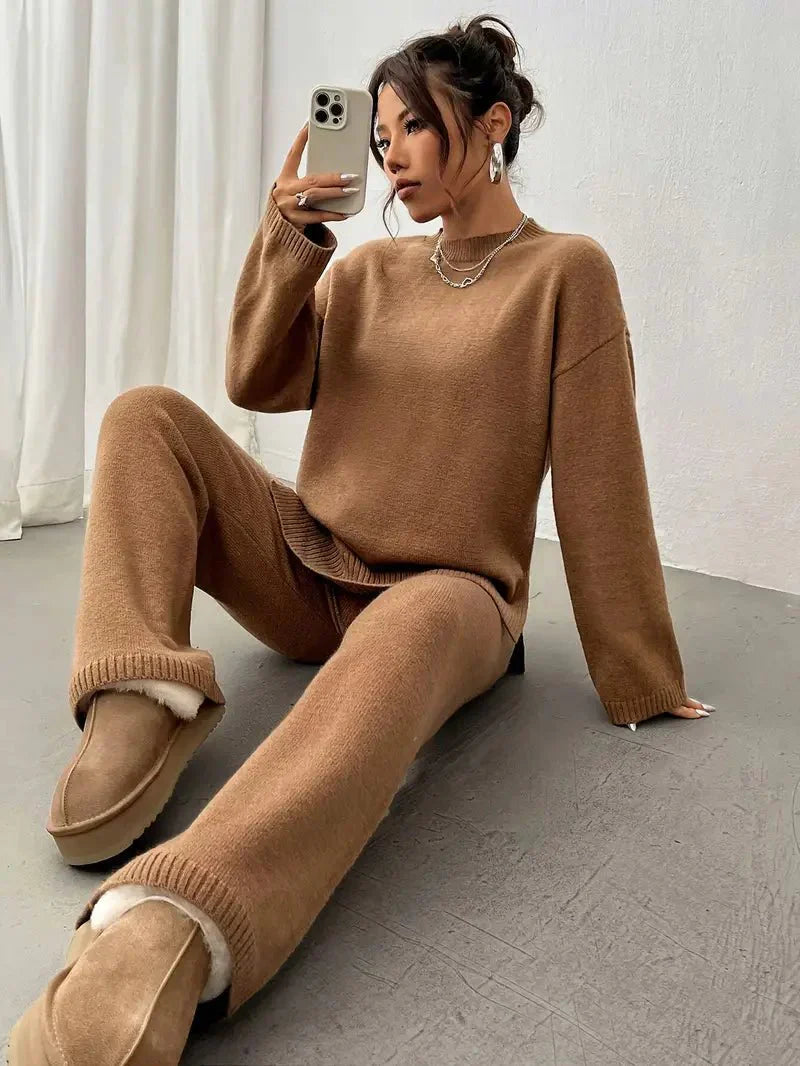 Women's Knitted Loungewear Set – Soft Beige Two-Piece Sweater and Pants for Cozy Comfort