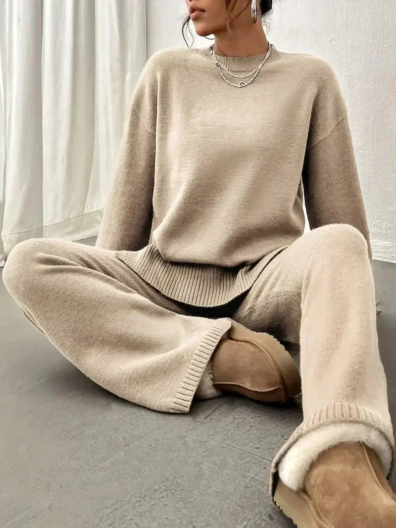 Women's Knitted Loungewear Set – Soft Beige Two-Piece Sweater and Pants for Cozy Comfort