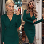 Robe moulante mi-longue à manches longues décolleté chic