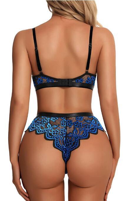 Bra and panty set in sheer stretch lace