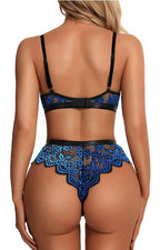Bra and panty set in sheer stretch lace