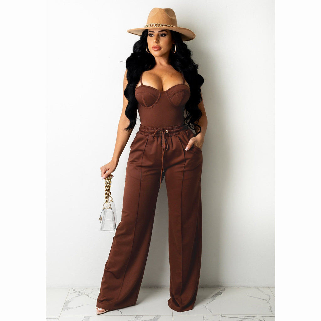 Ensemble haut à bretelle sans manches et pantalon large unie