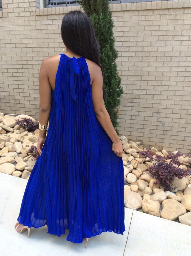 Robe longue plissée mousseline col licou sans manches