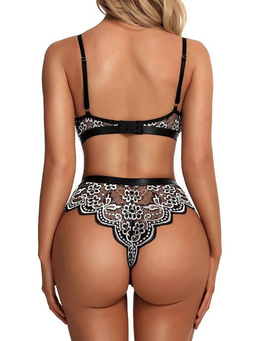 Bra and panty set in sheer stretch lace