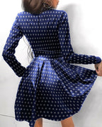 Robe courte manches longues col haut à fermeture éclair
