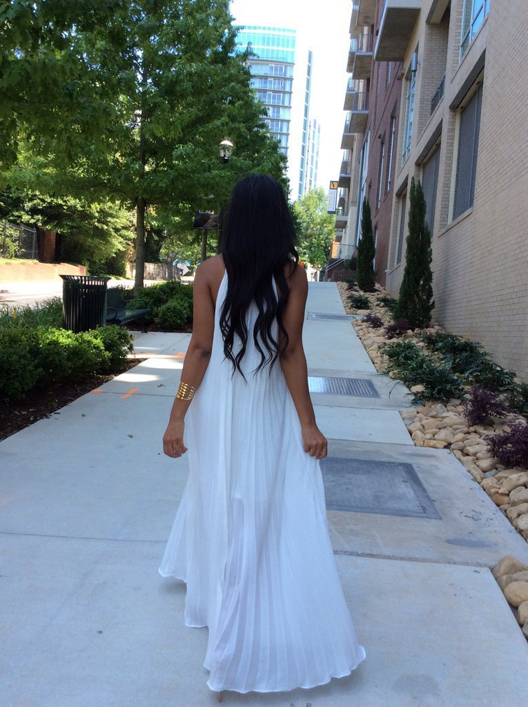 Robe longue plissée mousseline col licou sans manches