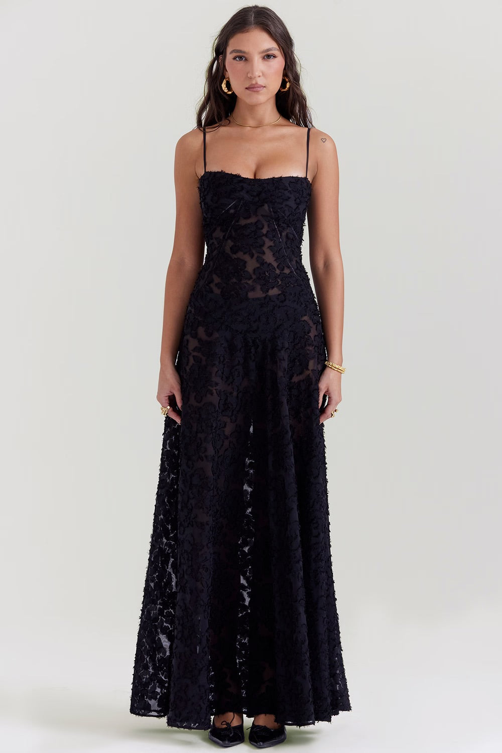Robe longue Kira pour femme – Élégante robe en dentelle noire ornée de fleurs et à la coupe flatteuse