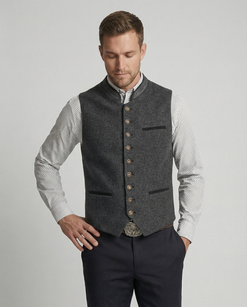 Gilet gris traditionnel élégant pour homme