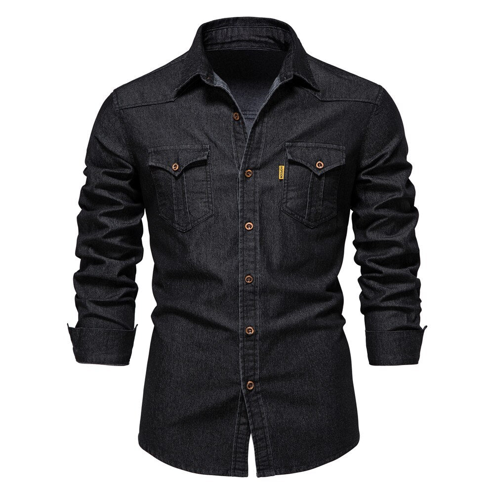 Chemise en jean noir pour homme, manches longues, boutons marron, poches poitrine, style décontracté, mode masculine, vêtement tendance.