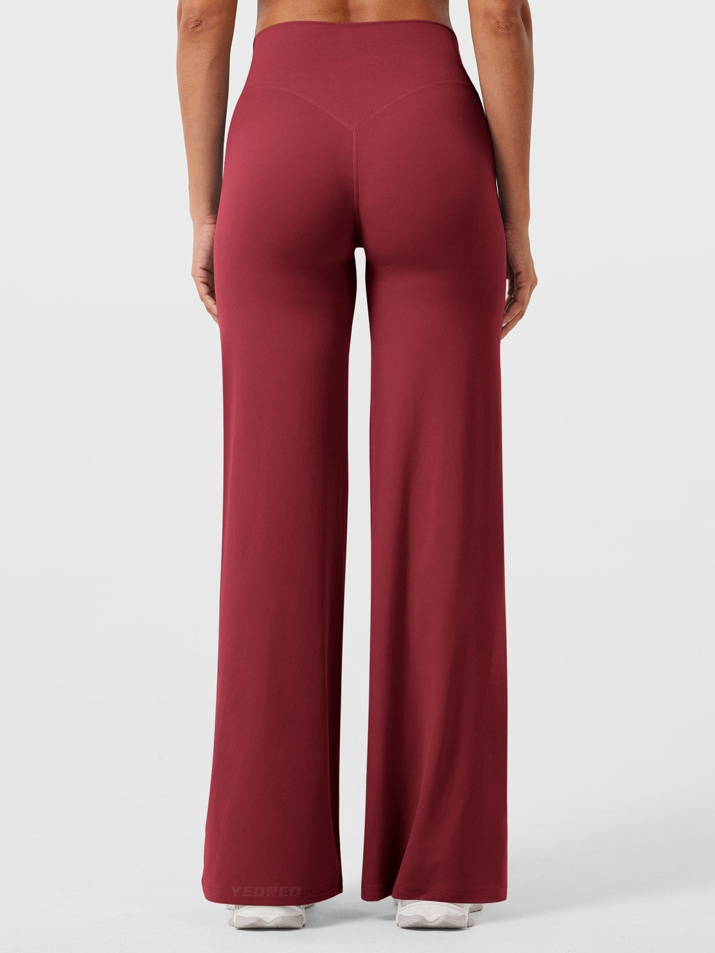 Pantalon évasé taille haute – Coupe droite stretch épousant les hanches