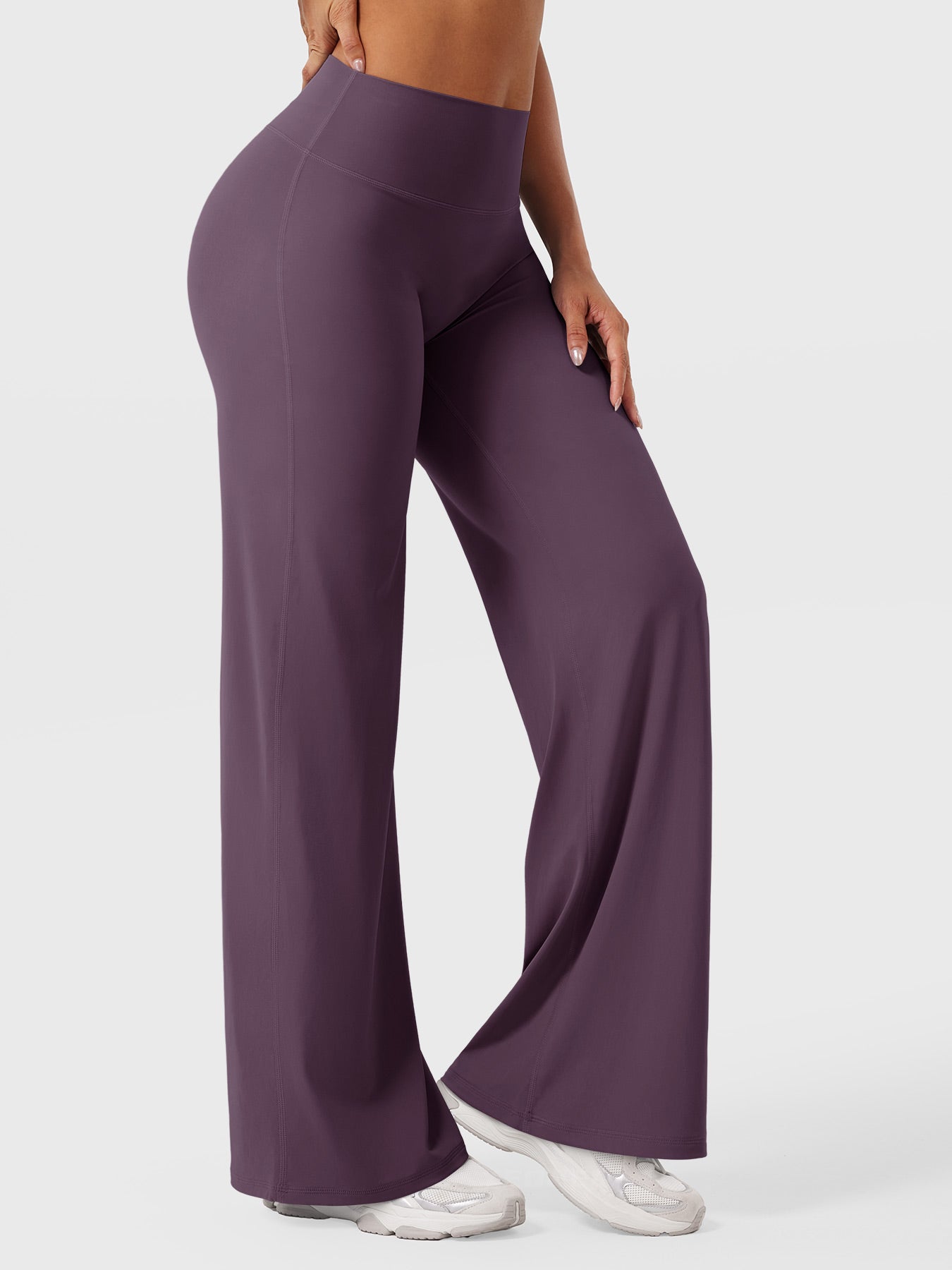 Pantalon évasé taille haute – Coupe droite stretch épousant les hanches