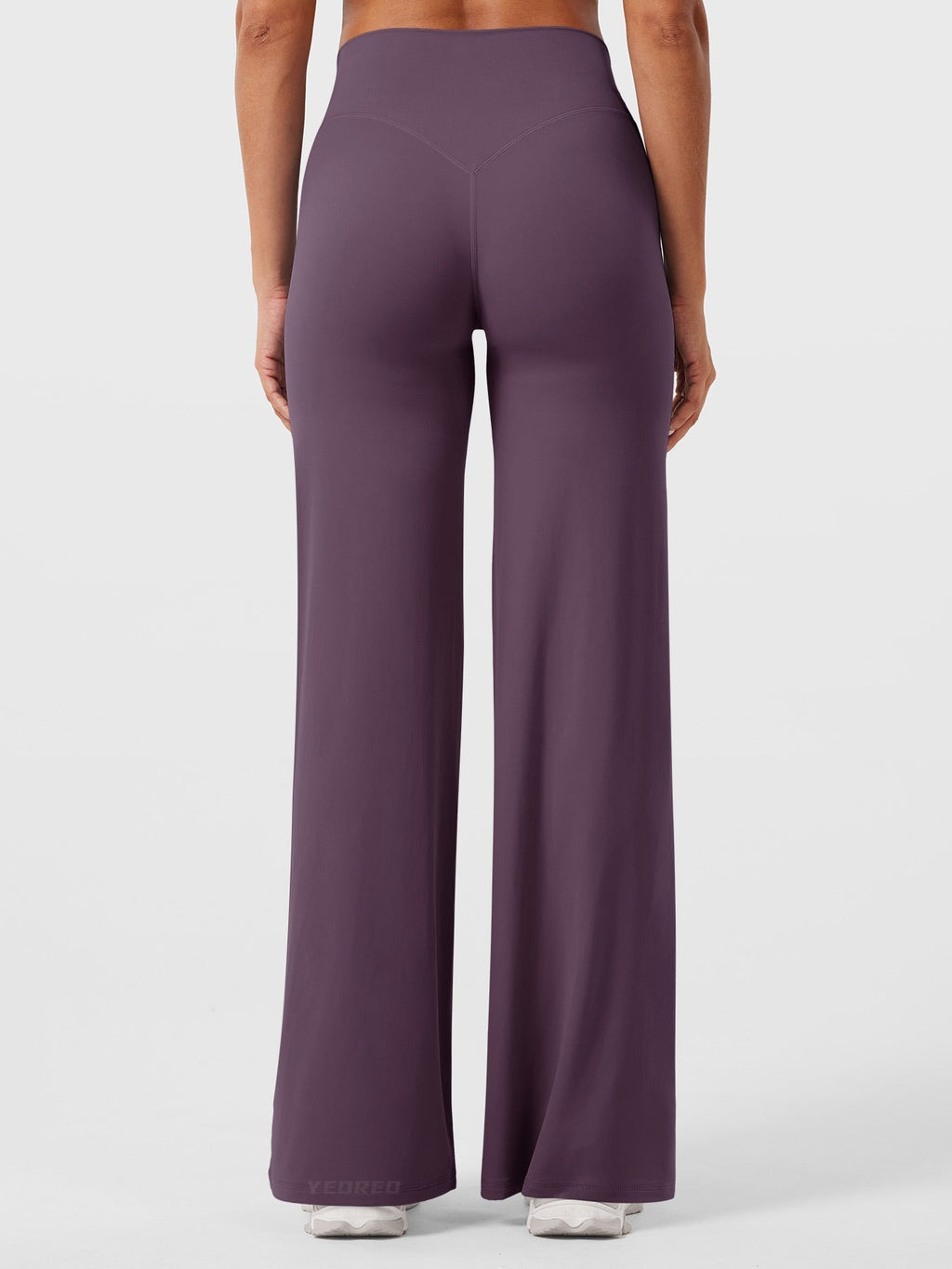 Pantalon évasé taille haute – Coupe droite stretch épousant les hanches
