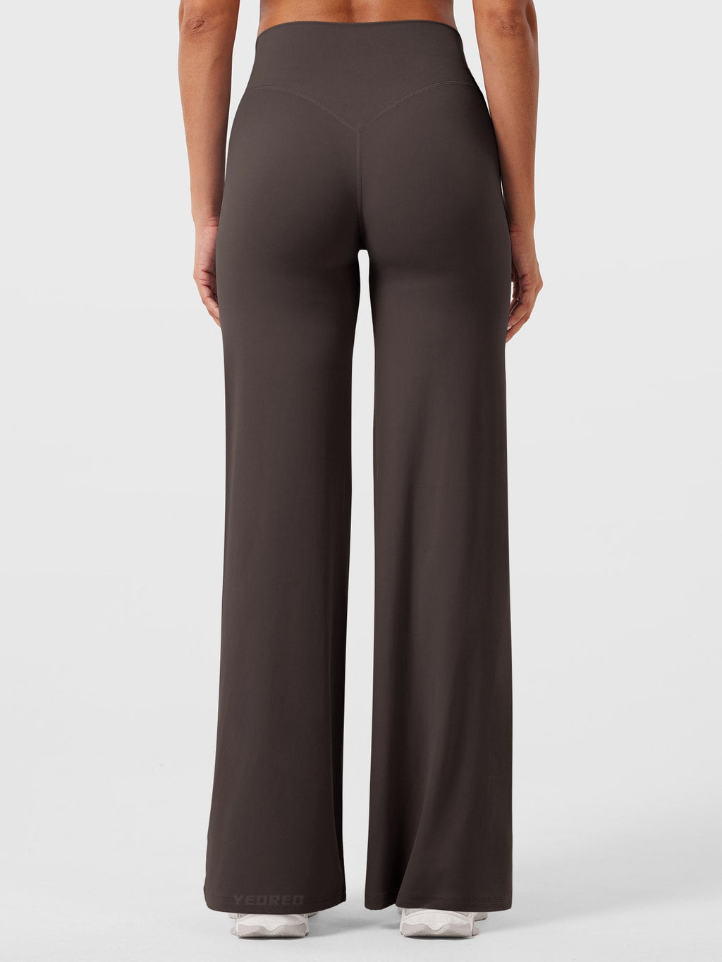 Pantalon évasé taille haute – Coupe droite stretch épousant les hanches