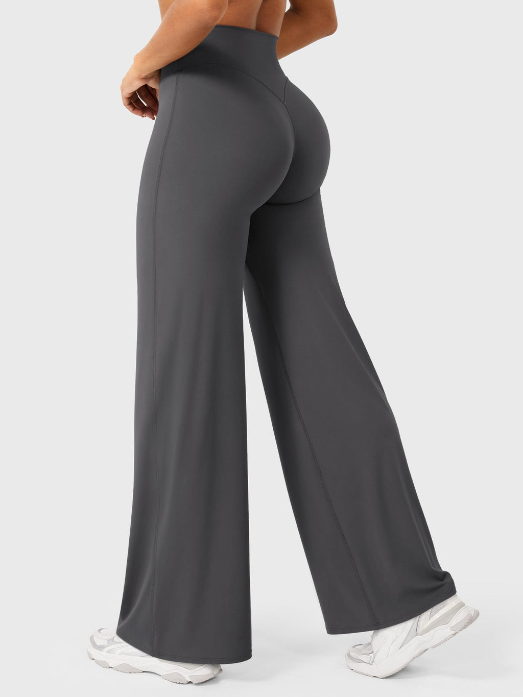 Pantalon évasé taille haute – Coupe droite stretch épousant les hanches