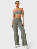 Pantalon évasé taille haute – Coupe droite stretch épousant les hanches