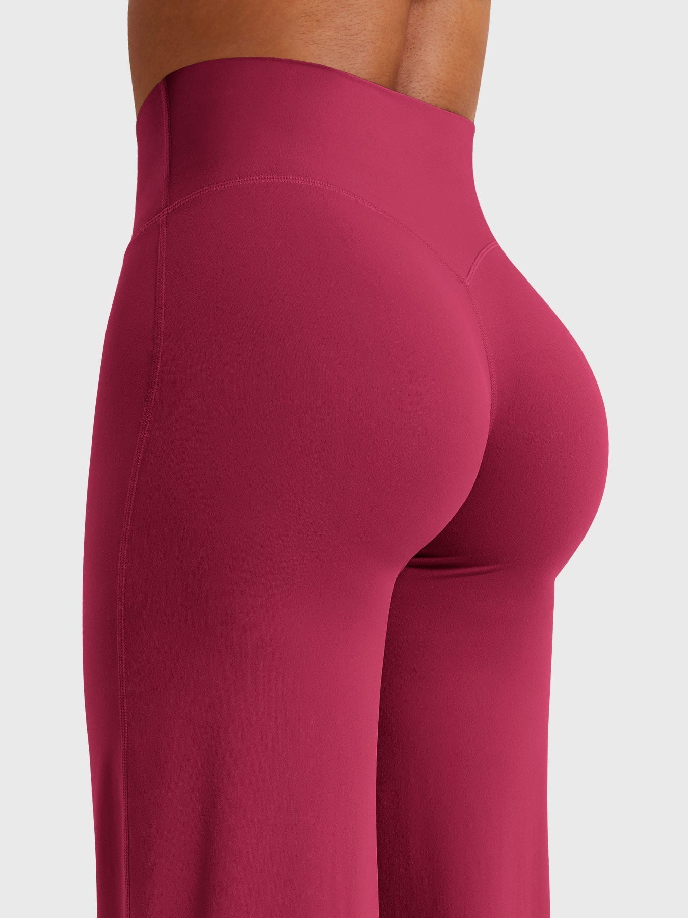 Pantalon évasé taille haute – Coupe droite stretch épousant les hanches
