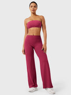 Pantalon évasé taille haute – Coupe droite stretch épousant les hanches